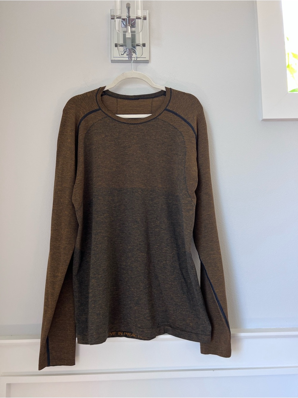 lululemon athletica Men's Brown Crewneck Long-Sleeve top